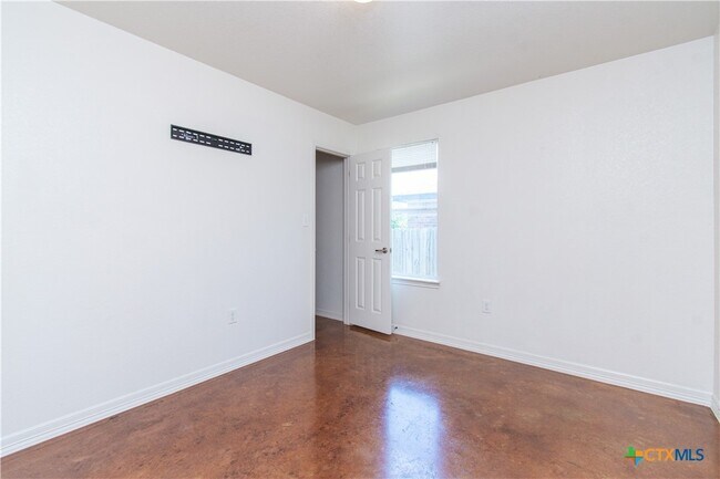Foto del edificio - 3104 Baldwin Loop