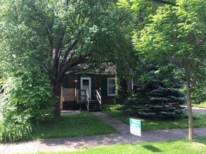 Building Photo - 1374 Bryden Dr