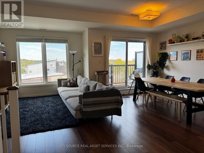 Building Photo - 487 Queen St