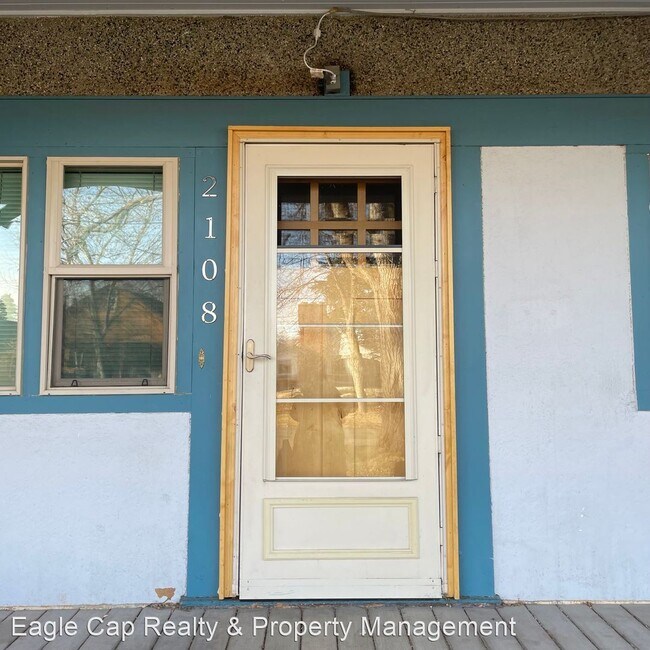 Building Photo - 4 br, 3 bath House - 2108 Cedar Street