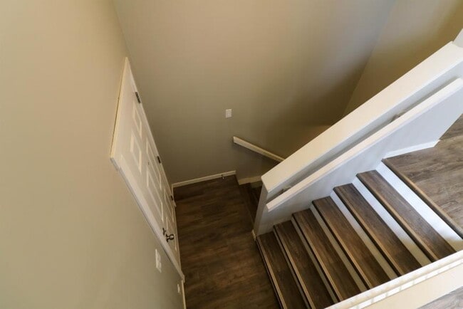 Building Photo - 2 bedroom in Regina SK S4R 1P1