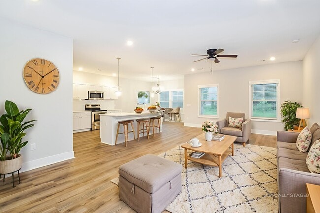 Building Photo - 1053 Autumns Wood Cir E