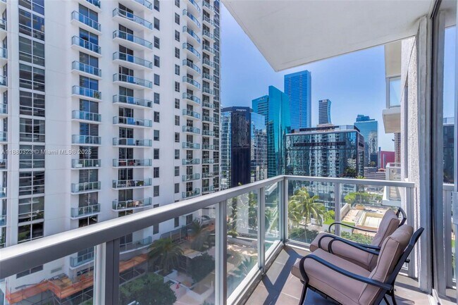Foto del edificio - 1050 Brickell Ave