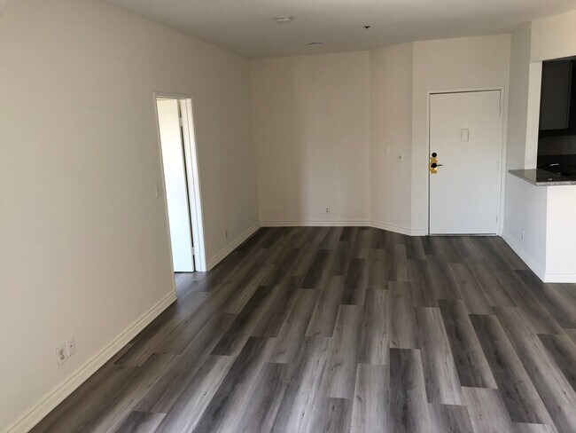 Foto del edificio - 1200 Mansfield N Ave