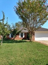 Building Photo - 2140 Cedar Oaks Dr