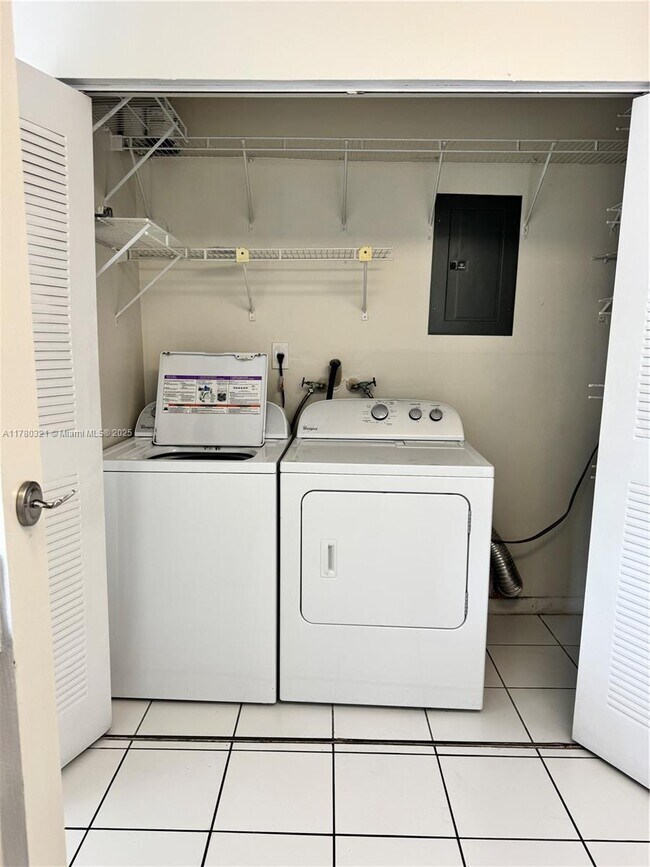 Foto del edificio - 3 bedroom in North Miami Beach FL 33181