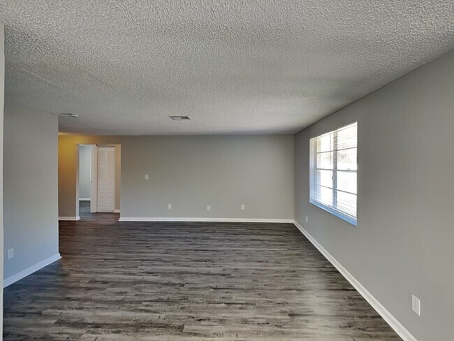 Building Photo - 7002 Almendariz Way