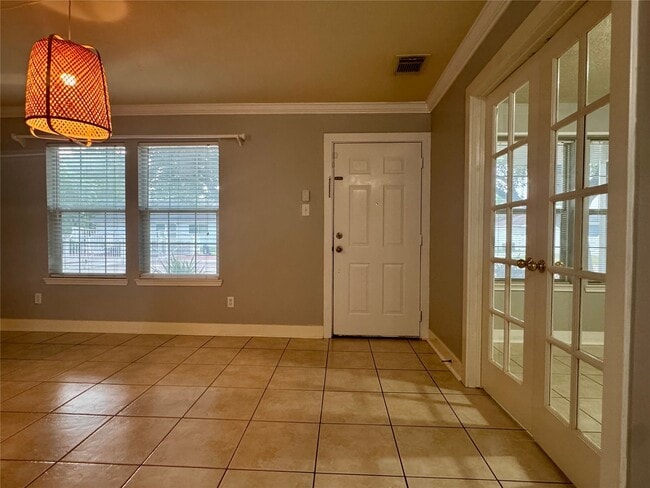 Building Photo - 9910 Farrell Dr