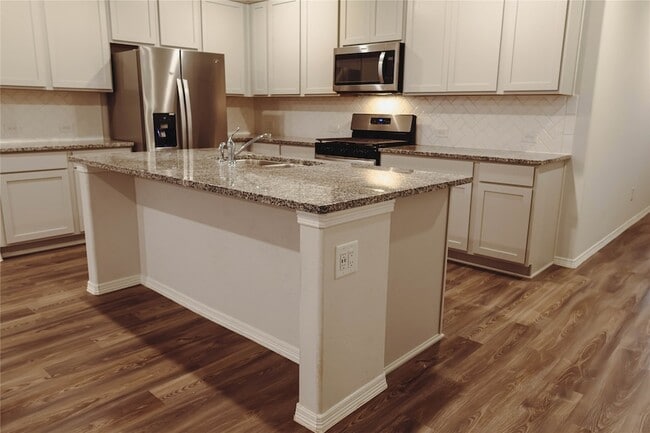 Building Photo - 26202 Emory Holw Dr