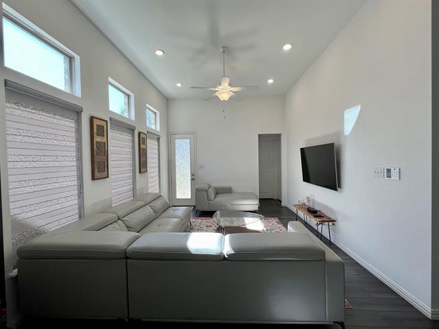 Foto del edificio - 222 Woodson St