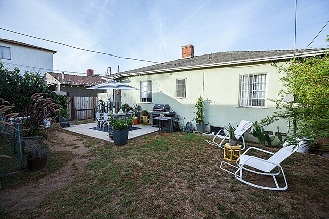 Foto del edificio - 3247 Mountain View Ave