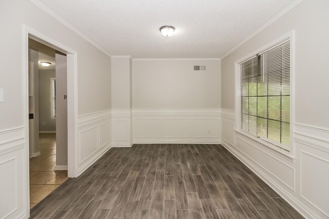 Foto del edificio - 6063 Colonyhill Dr