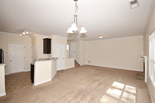 Building Photo - 8136 Brookbend Dr