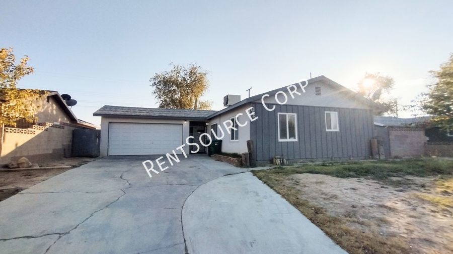 Primary Photo - 3 Bedroom 2 Bathroom Single Story home for...