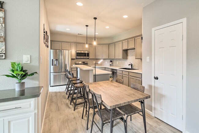 Foto del edificio - 4835 Sunflower St