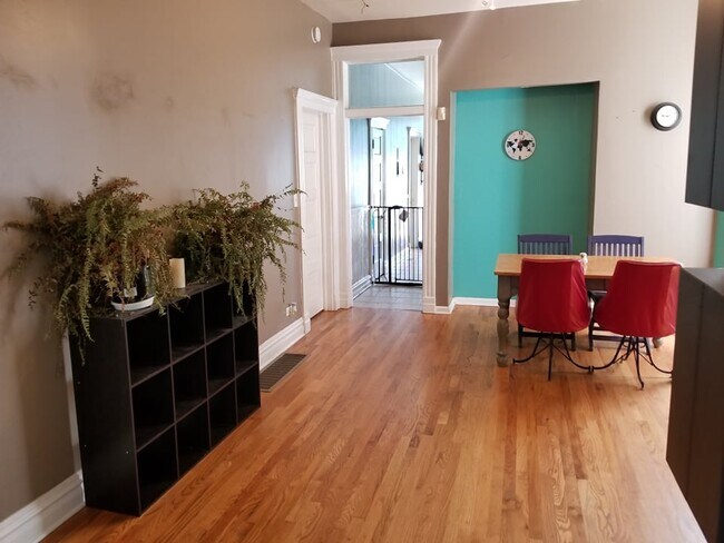 Foto del edificio - 3347 W Crystal St
