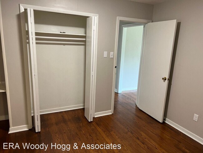 Building Photo - 3 br, 1.5 bath House - 6460 Thrush Way