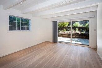 Building Photo - 21 Camino Calma