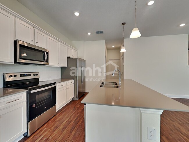 Foto del edificio - 27273 St Andrews Ave