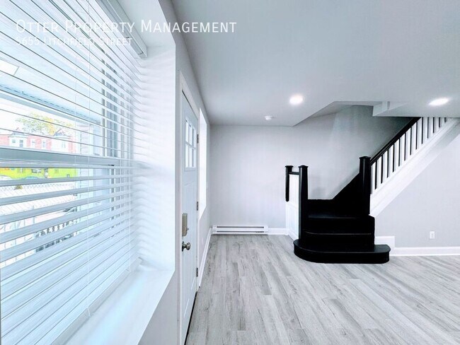Foto del edificio - 5655 Litchfield St