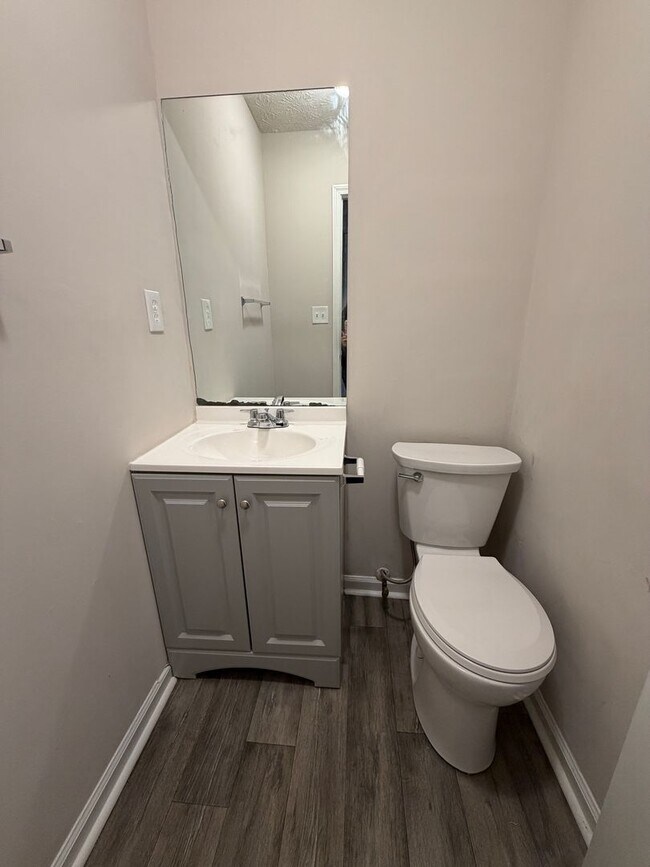 Foto del edificio - Spacious 3 Bedroom 2.5 Bath Townhome in Downtown Powder Springs