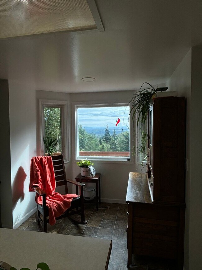 Building Photo - Move in special $500 off 1st months rent/ ...
