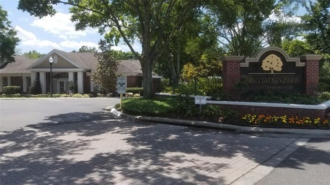 Foto del edificio - 13028 Plantation Park Cir