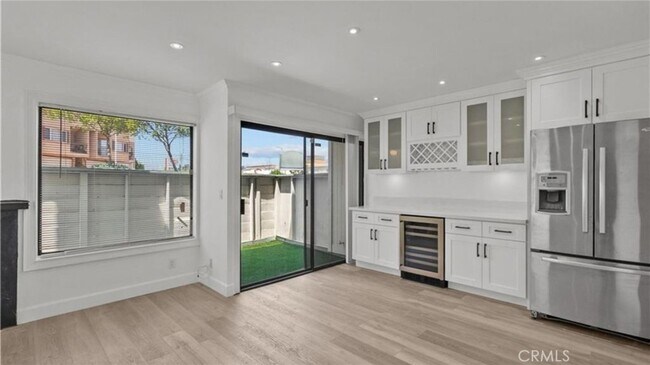 Building Photo - 10500 Sunland Blvd