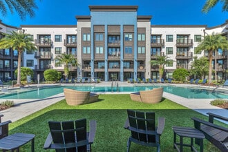 Building Photo - AVERE SOUTHSIDE QUARTER