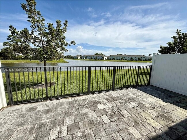 Building Photo - 6939 Harbours Edge Ave