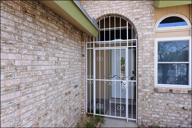 Foto del edificio - 1640 Dennis Babjack Dr