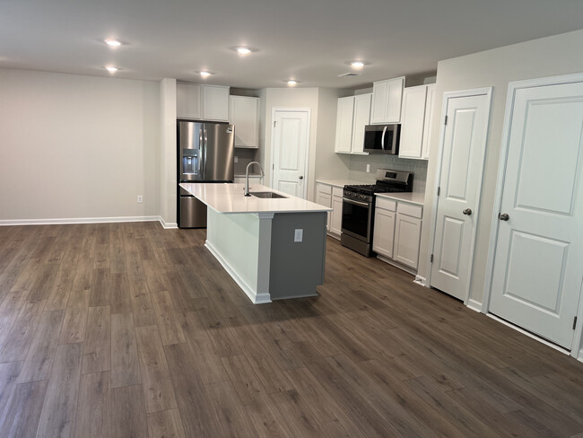 Kitchen - 106 Broadtree Cir