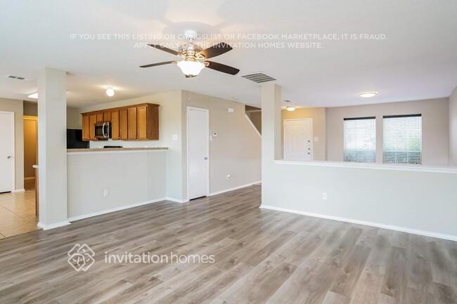 Building Photo - 9053 Trail Blazer Dr