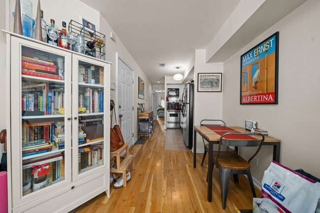 Building Photo - 308 Monroe St