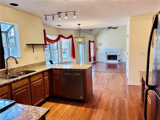 Foto del edificio - 1140 Taylor Oaks Dr