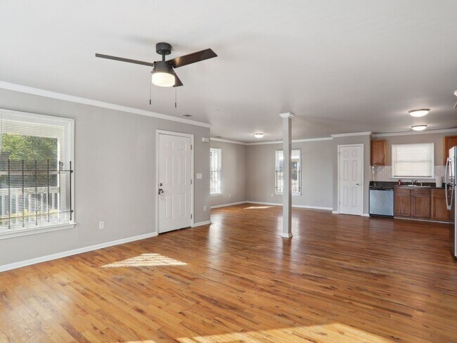 Foto del edificio - 4 Bedroom Single Family Home in Atlanta