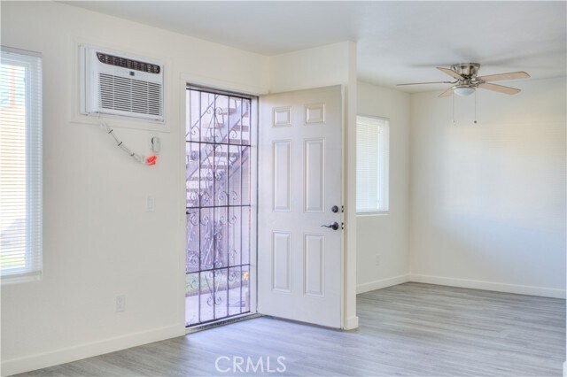 Foto del edificio - 2547 Hayes Dr