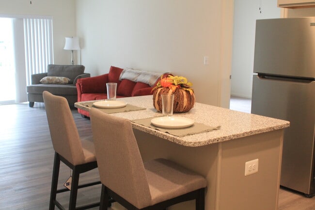 Building Photo - Madison Village Apartments (Winchester)