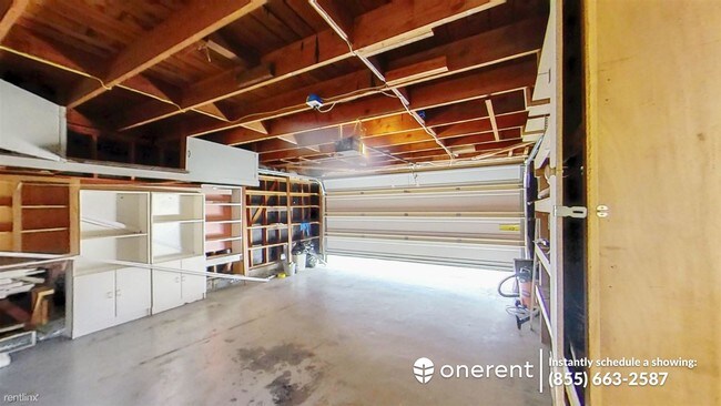 Building Photo - 10281 N Blaney Ave