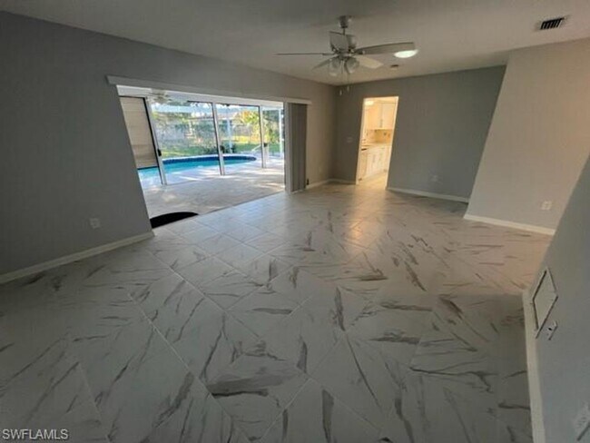 Building Photo - 5667 Eichen Cir