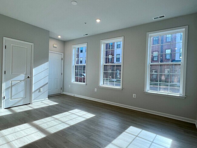 Building Photo - NEW CONSTRUCTION! 3 Bed 2.5 Bath Townhome ...