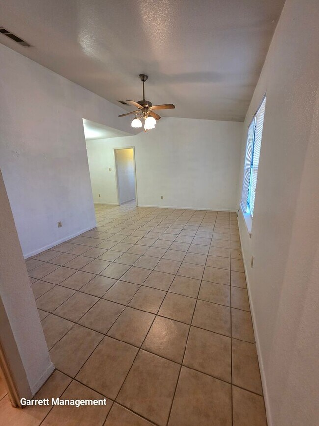 Foto del edificio - 1703 Taylor St