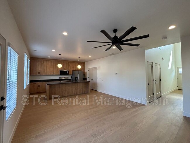 Building Photo - 73 N 520 W