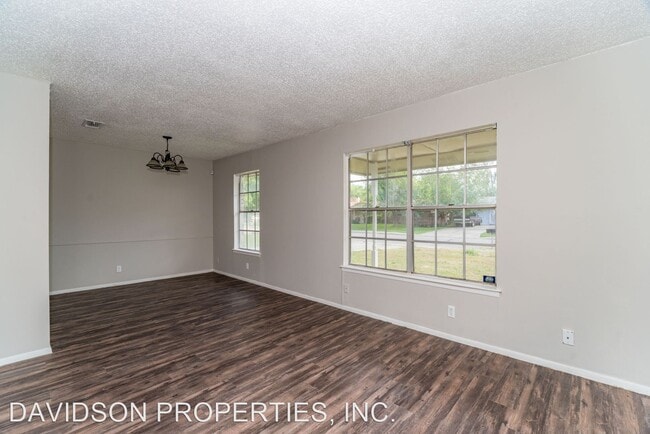 Building Photo - 3 br, 2 bath House - 7214 Glen Haven