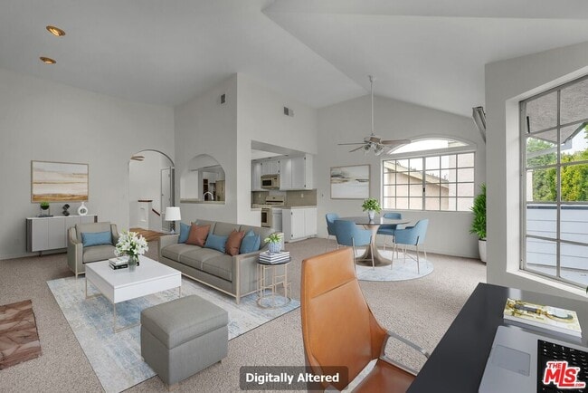 Foto del edificio - 2677 S Centinela Ave