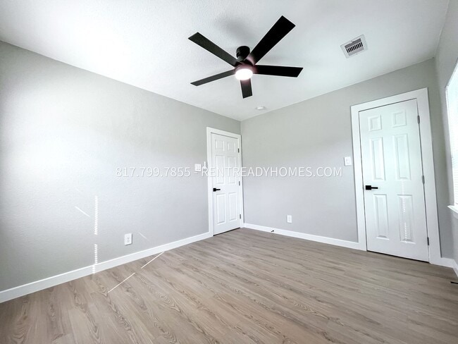 Building Photo - 8158 Panay Dr