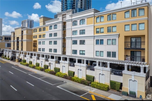 Foto del edificio - 151 E Washington St