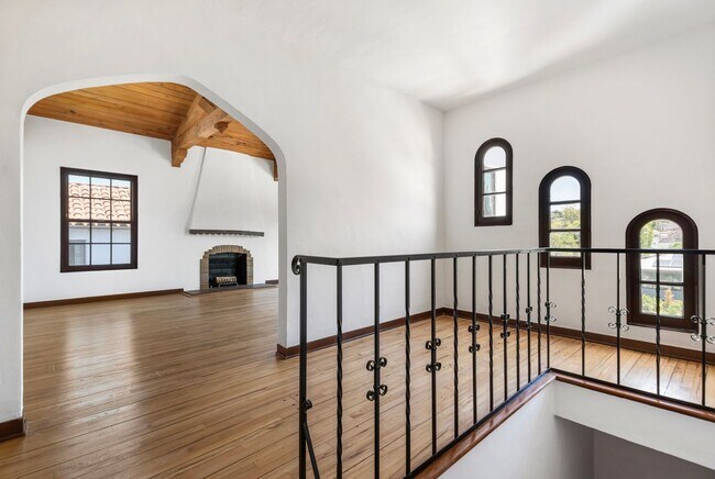 Foto del edificio - 2433 W Silver Lake Dr
