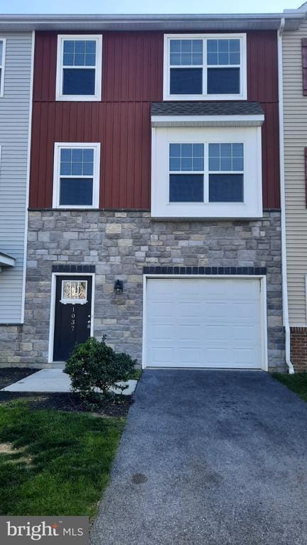 Building Photo - 1037 Admiral's Quay Dr