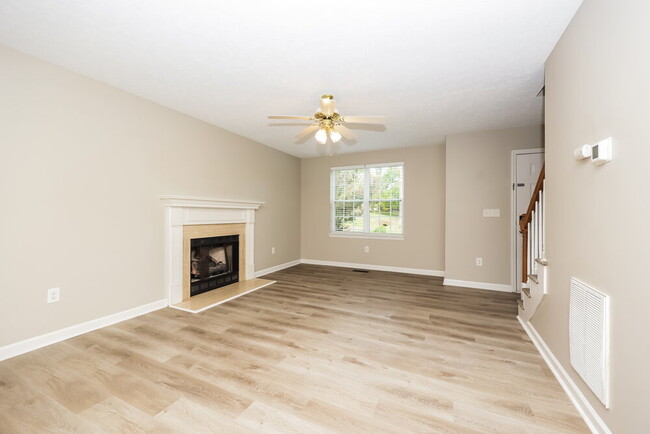 Building Photo - 607 Doral Pointe